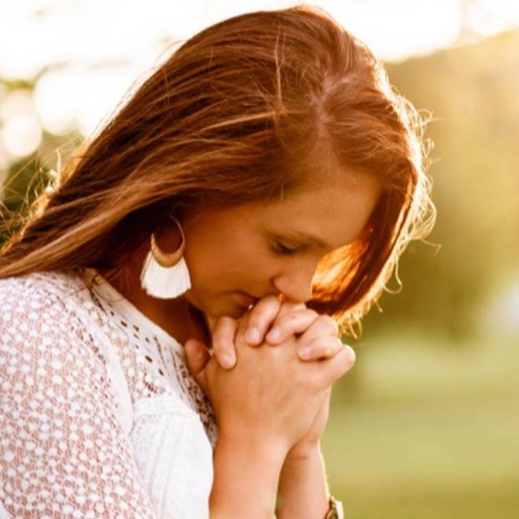 praying woman